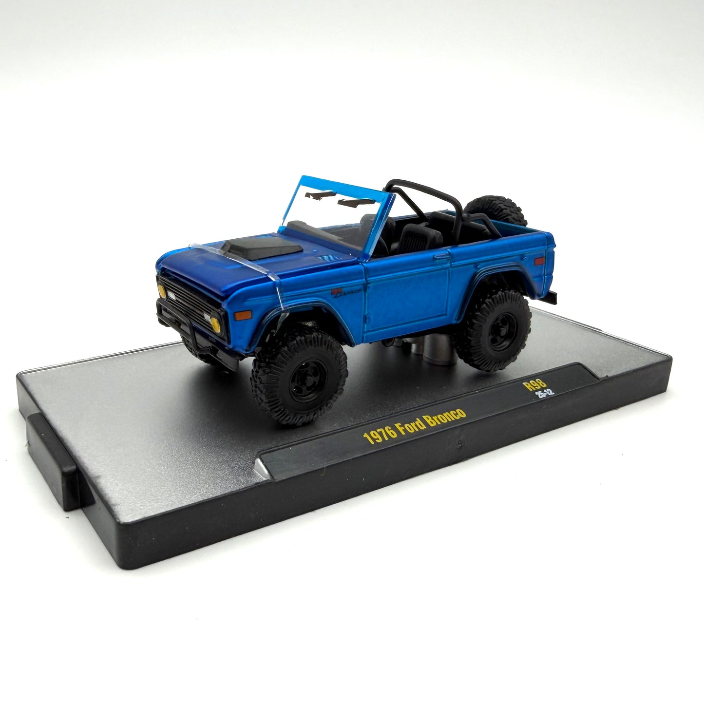 2025 M2 Machines 1:64 SHELL 1957 VW Beetle Deluxe USA Model R98 Volkswagen Targa Top (Copy)